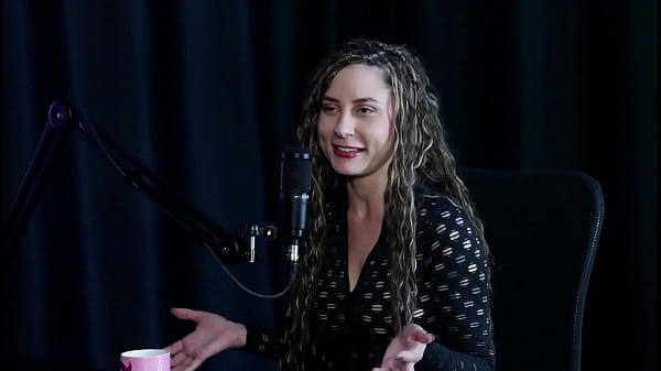 Aproveitou os nudes para monetizar, tirou foto se masturbando com uma banana e gosta de prestar serviços, mas... - Jujube Del&iacute_cia (SHEER/RED)