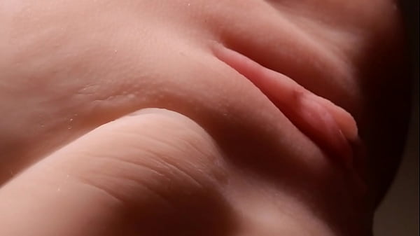 Splendida ragazza teenager balla in anale