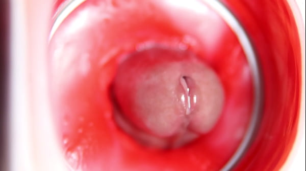 Incredibile esibizione di una bellissima teenager