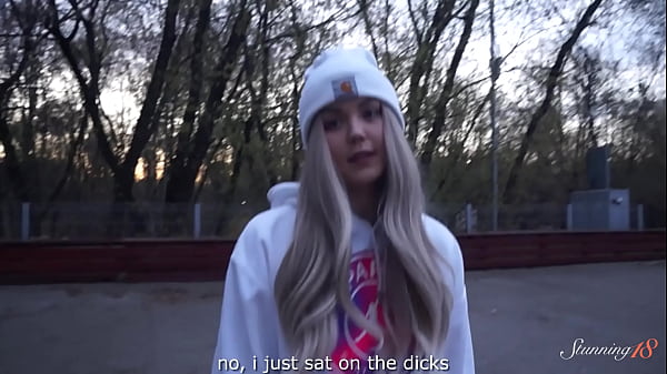 Teenie-Füchsin Alexa Mills reitet Alexxxs rohen Schwanz, um in die Bande einzusteigen!