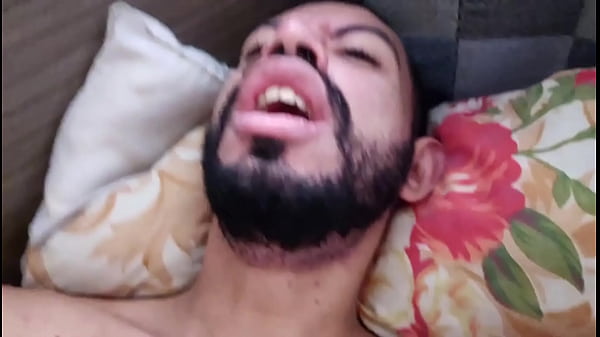 Mi prima me dio unos extras con intención de comerme el culo