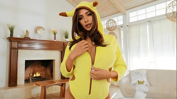 La moglie cosplayer del mio amico vuole il mio cazzo - MOFOS21