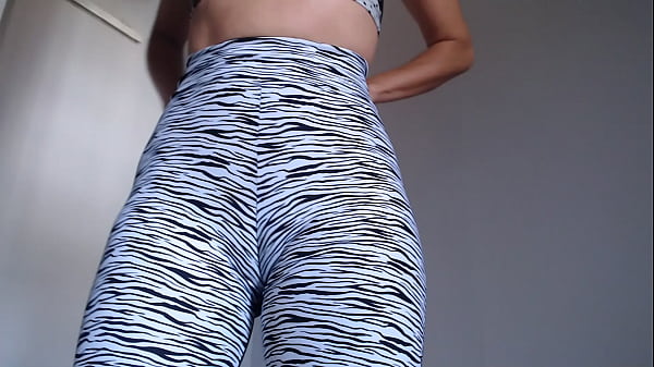 Wife without a mask trying on gym clothes. For more content subscribe to Esposaheyya's RED