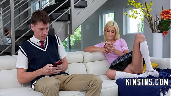 Step Sister'_s Instincts About Bro'_s Dick Was Right