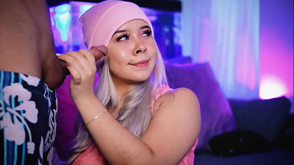 Chubby blonde with a cute face sucks her boyfriend'_s cock