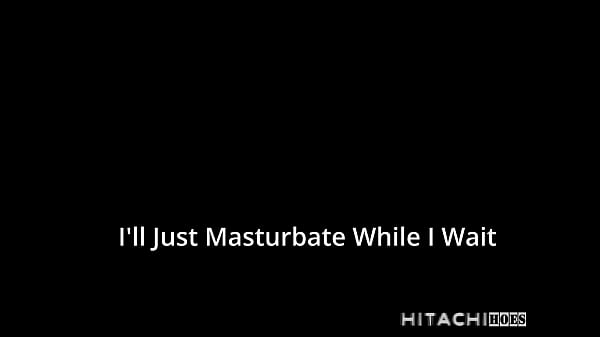 Rina Arem se masturba en el asiento trasero del auto de Stacy Shepards mientras espera que Stacy regrese afuera en HitachiHoes - Reup