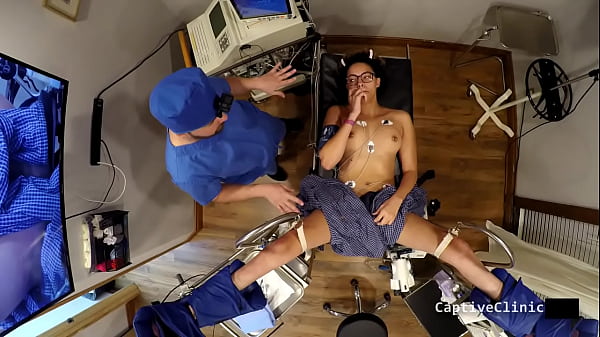 Rebel Wyatts "Tomada: por su gobierno", ¡futuro distópico retorcido donde el gobierno se aprovecha de ciudadanos con rasgos especiales! ¡Protagonizada por el Doctor Tampa! ¡Mira la película completa de 2 horas solo en BondageClinic! reponer