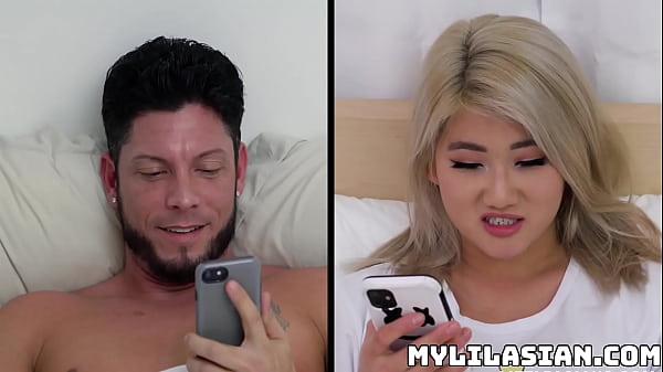 Guarda il video teenager attraente di un'adolescente