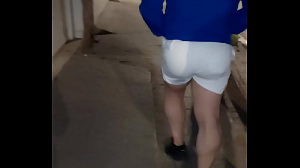 Pretty Teen Girl si mette in mostra in Unknown