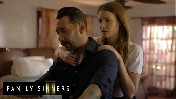 Ashley Lane ist geil und allein im Bett und wartet darauf, dass Tommy ihre hungrige Muschi füllt – Familiensünder