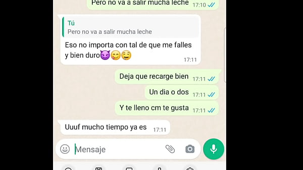 Una ragazza teenager appassionata si spoglia a Latina