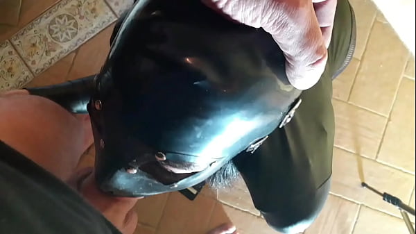 Teaser: compilation di 35 minuti di pompini in prima persona, gole profonde e creampie orali