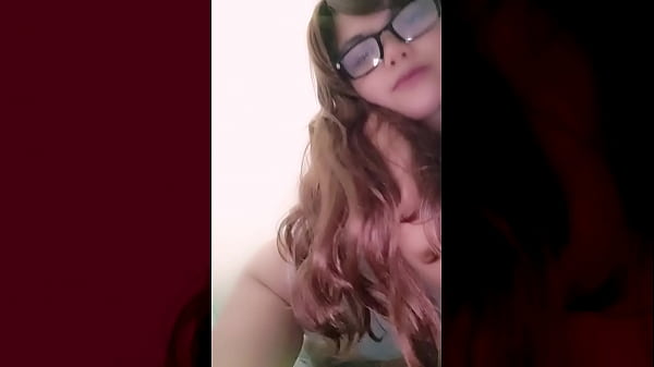 Indian Desi Priya Emma dansant et taquinant avec ses gros seins | Série Web XXX sur le sexe | Nouvelle vidéo sexy chaude en hindi | Série Web de sexe chaud en hindi | Série Web chaude | Chaud HD