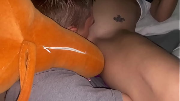 Una bella teenager si esibisce - big_ass