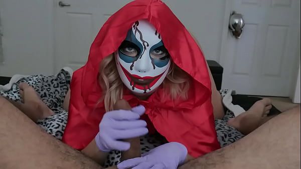 Wenn es dem Stiefbruder gelingt, seine Stiefschwester zu erschrecken, kann er sie ficken – Familycum