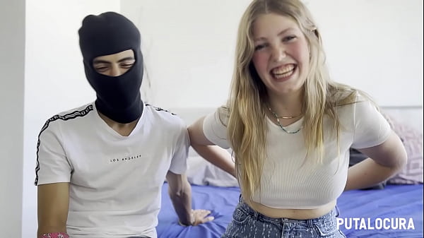 Sexy amateur Teen enjoys herself