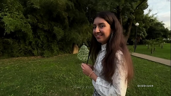 大学毕业后在竹林里进行危险的公共性行为