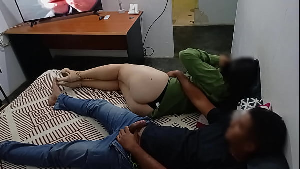 Incredible I watch movies with my horny friend, we ended up fucking after seeing her underwear, she was in a dress and heels ready to receive a good fuck