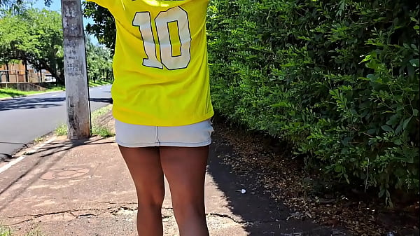 Você, minha esposa, briga comigo, o Brasil perdeu, aí eu fui foder e comer o cu do baba no mato