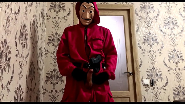 &quot_पेपर हाउस&quot_ के डाकू को एक कर्मचारी मिला और उसके चेहरे पर वीर्य डाला / गंदी रूसी बातचीत / ला कासा डी पैपेल