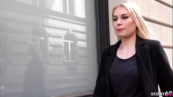 SCOUT ALEMÁN - ADOLESCENTE FINLANDESA MIMI CICA RECOGIDA Y FOLLADA DURO