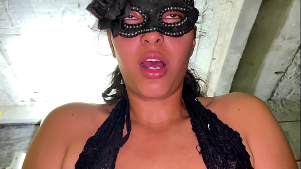 Mi inculano prima di andare a cena in famiglia | Avventure sottomesse