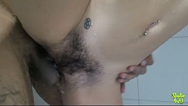 fottutamente bollente sotto la doccia con la puttanella di Candy Crush