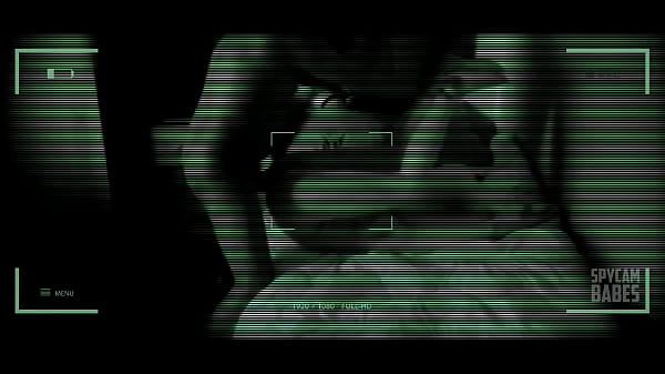 我在 Tinder 上第一次约会时被隐藏摄像头拍到，她非常漂亮，我喜欢她的呻吟声