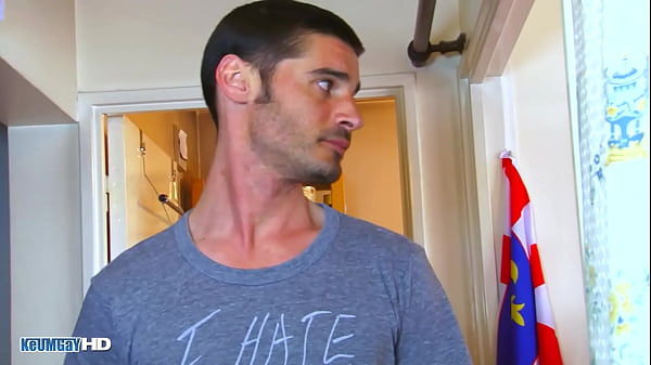 Bella str8 filmata arrapata sotto la doccia.