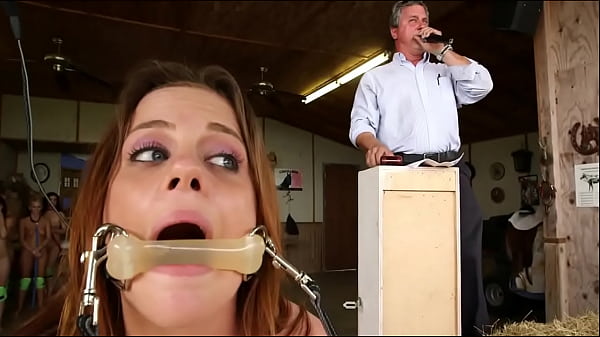 Teen lesbian teases Video