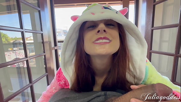 प्यारी सेक्सी किशोर लड़की