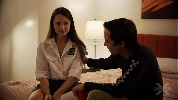 Ragazza teenager carina con sborrata