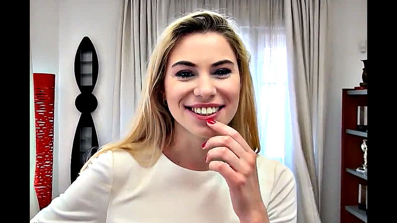 रूसी में पोर्न: एक लड़की जब कास्टिंग में मिलिना देवी से चुदाई करवाती है तो वह रूसी बोलती है