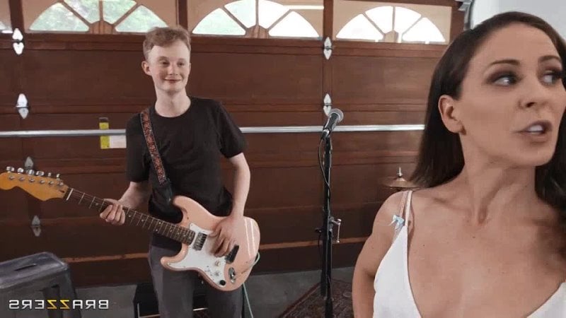 我想和 cherie deville、juan loco、jimmy michaels、diego perez 色情徐娘半老喜欢操你妈妈的视频