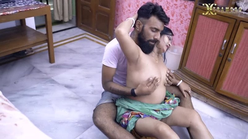 Il padrone di casa ha scopato la cameriera