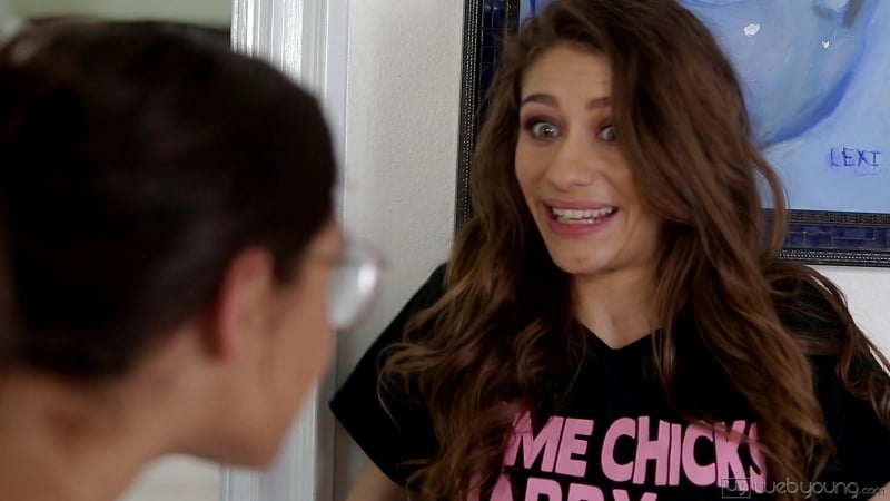 Rebel Lynn, porno [fille/fille, fantasme de membre, masturbation, seins naturels, petits seins, anulingus, doigté, ado, chatte