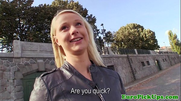 Publicsex amador chupa pau por dinheiro