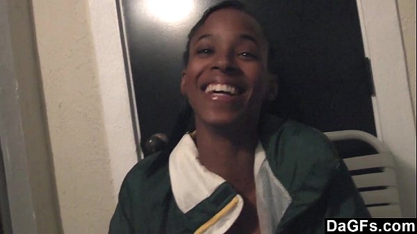 DAGFS – Stephine ist eine Expertin im Schwanzlutschen