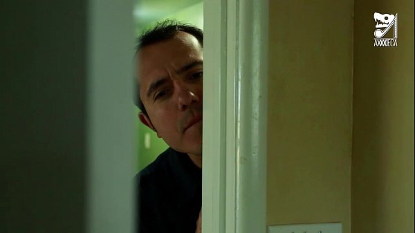 Incredibile teenager cattiva si mette in mostra