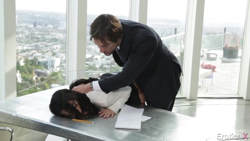 Il capo ha punito la sua segretaria Megan Rain [sesso, porno, porno, pubblico, cattivo, casting, punto di vista, sesso, realtà, adolescente, pompino, anale]